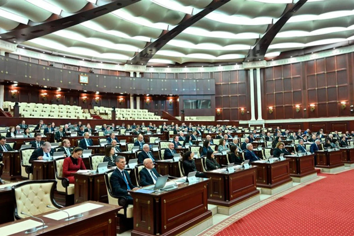 Milli Məclisin iclası başladı