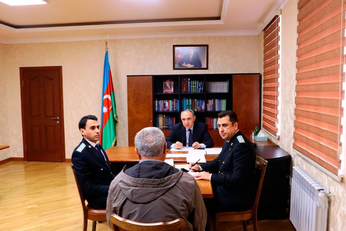 Baş prokuror Nizami rayonunda vətəndaşları qəbul etdi