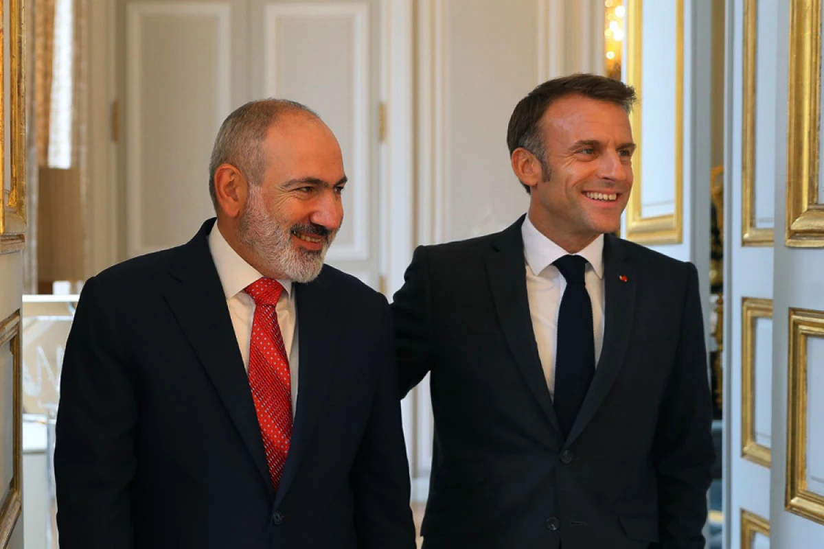 Makronla Paşinyan sülh sazişini müzakirə etdilər