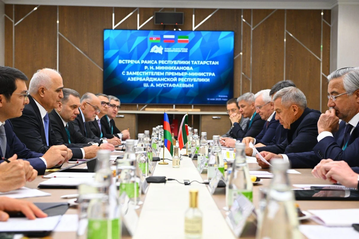 Azərbaycan nümayəndə heyəti Beynəlxalq İqtisadi Forumda iştirak etdi — 2