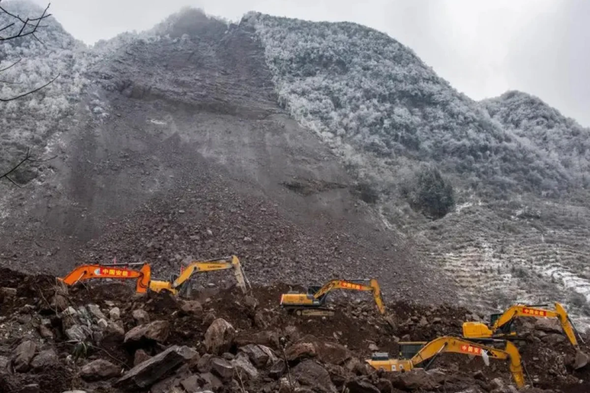 Çində torpaq sürüşməsi oldu -  Ölənlər var