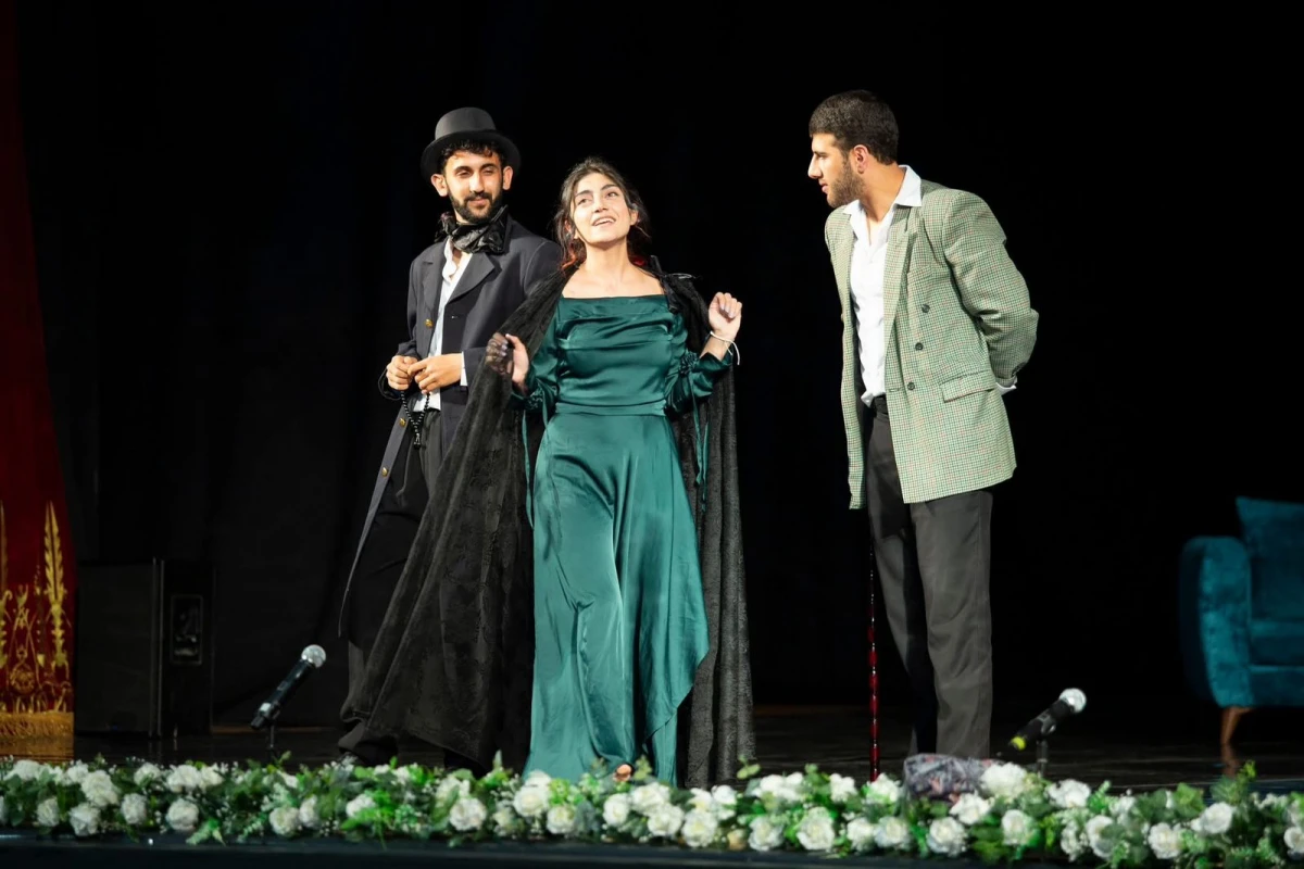 ASAN könüllüləri “Sevil” tamaşasını səhnələşdirdilər — 5