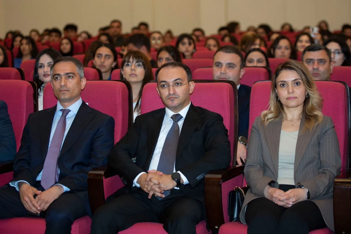 ASAN könüllüləri “Sevil” tamaşasını səhnələşdirdilər — 6
