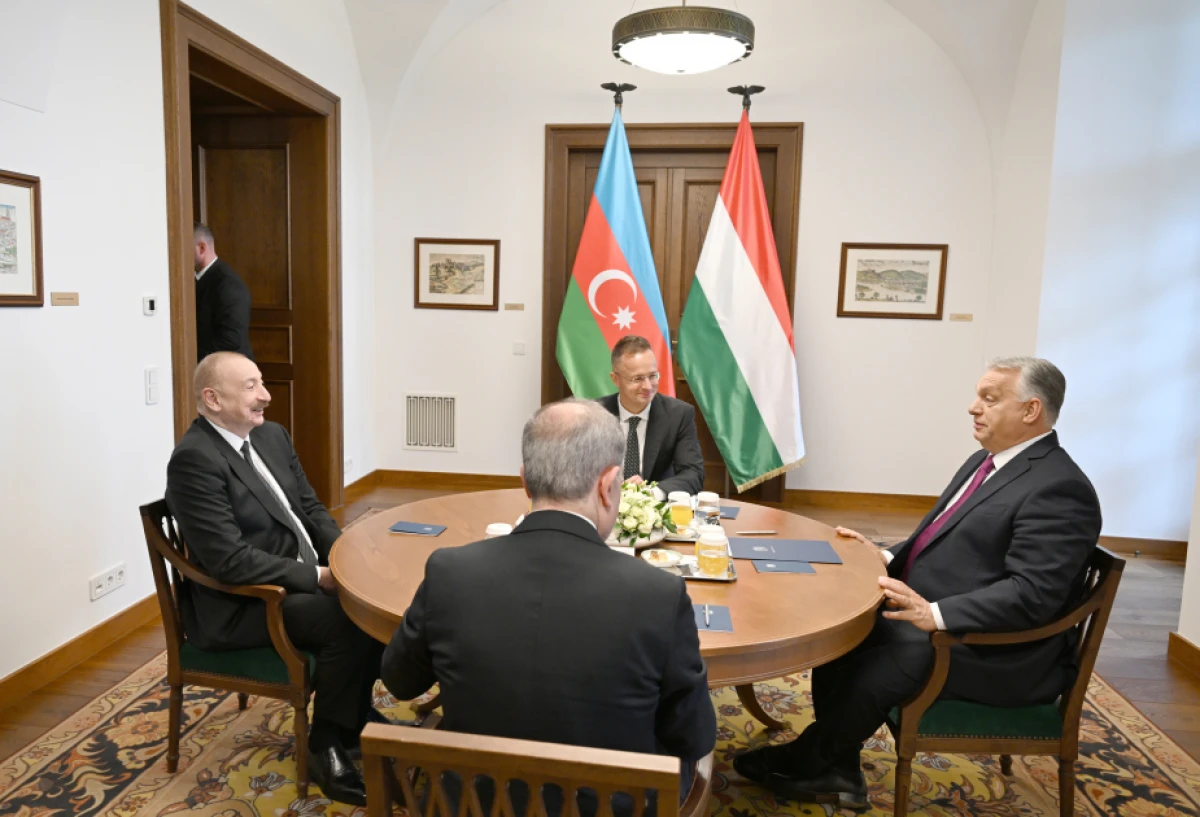 Prezident İlham Əliyevin Macarıstanın Baş naziri ilə məhdud tərkibdə görüşü oldu — 1
