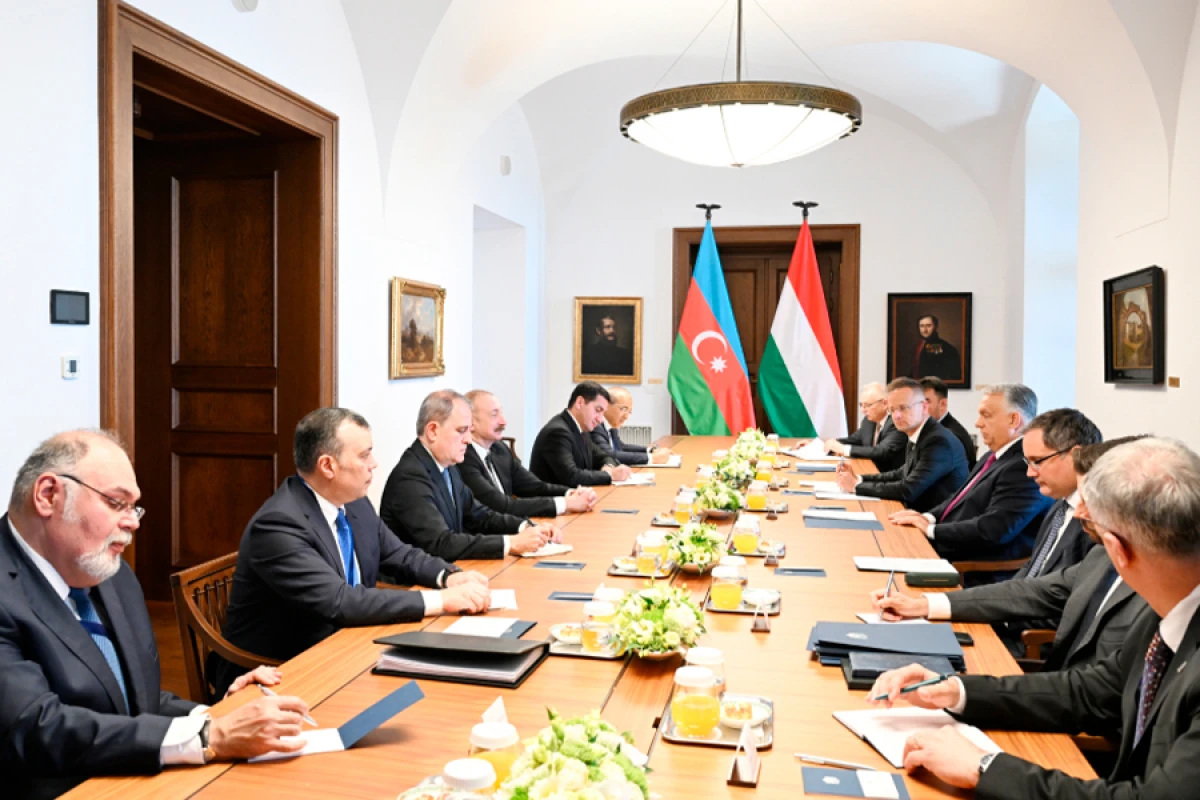 Budapeştdə Azərbaycan Prezidenti İlham Əliyevin Macarıstanın Baş naziri ilə geniş tərkibdə görüşü oldu - YENİLƏNDİ