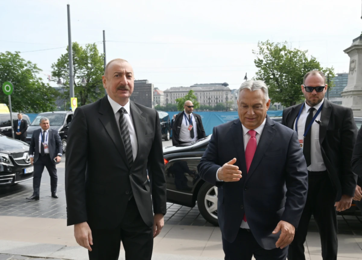 Budapeştdə Türk Dövlətləri Təşkilatının Dövlət başçılarının qeyri-rəsmi Zirvə görüşü keçirildi - YENİLƏNDİ 4 — 2