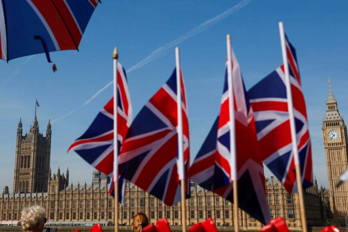 Britaniya boş rus evlərini satır