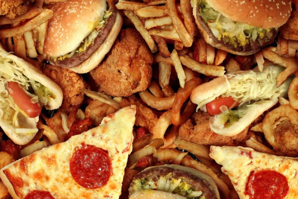 "Fast food"un bitməyən zərərləri - Cəmi bir neçə gündə...