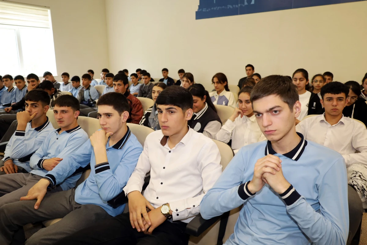 Erkən nikah hallarının qarşısının alınması mövzusunda tədbir keçirildi — 9