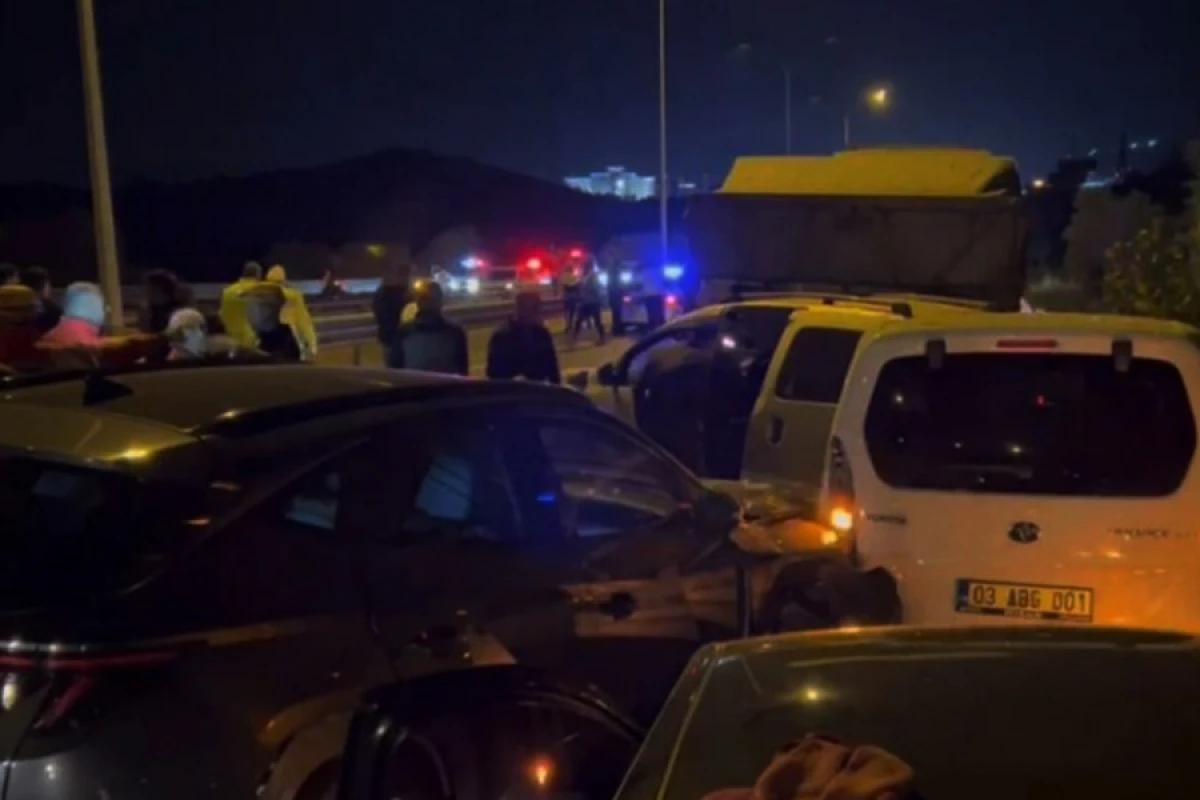 Moskvada mikroavtobus qəzaya uğradı , 2 nəfər öldü, azı 7 nəfər xəsarət aldı
