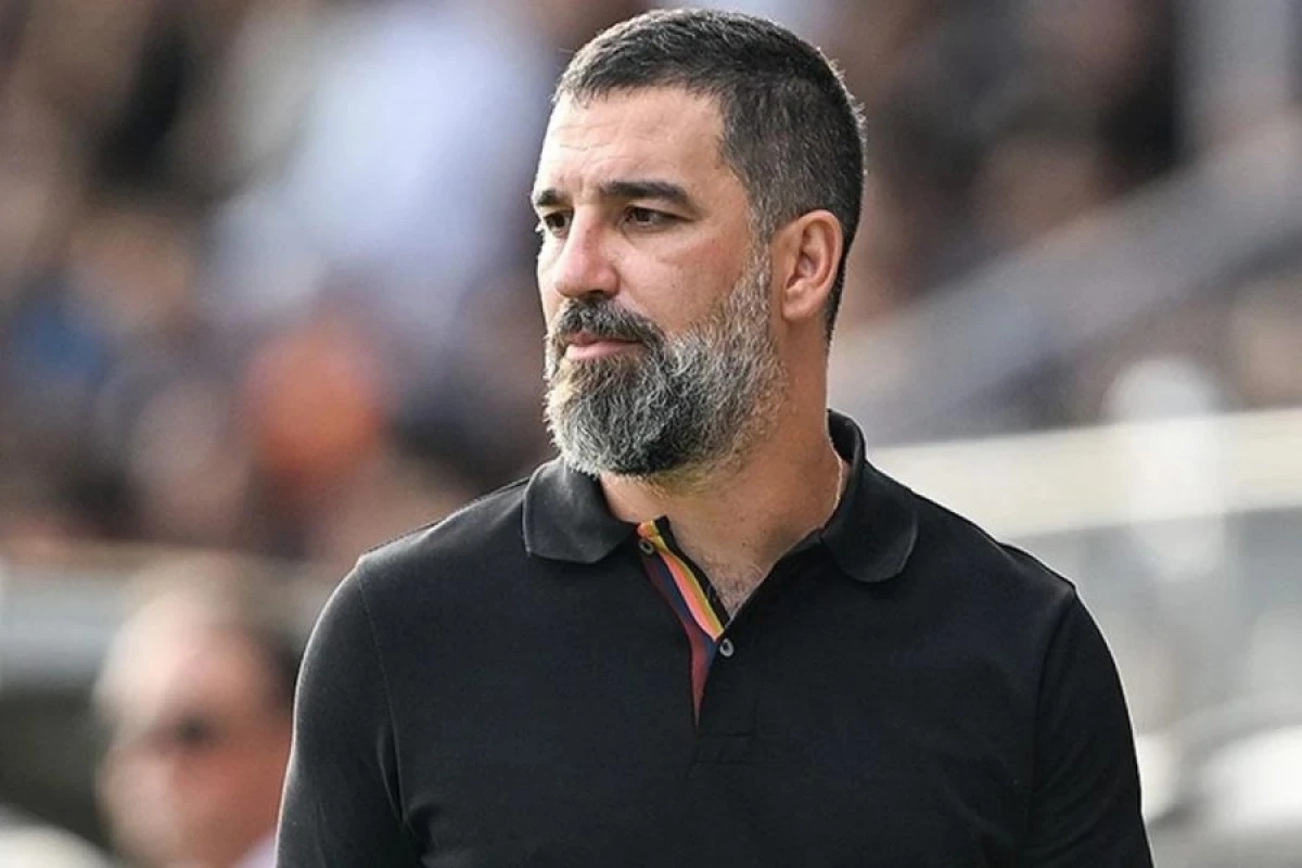 Arda Turan baş məşqçisi olduğu klubdan ayrıldı