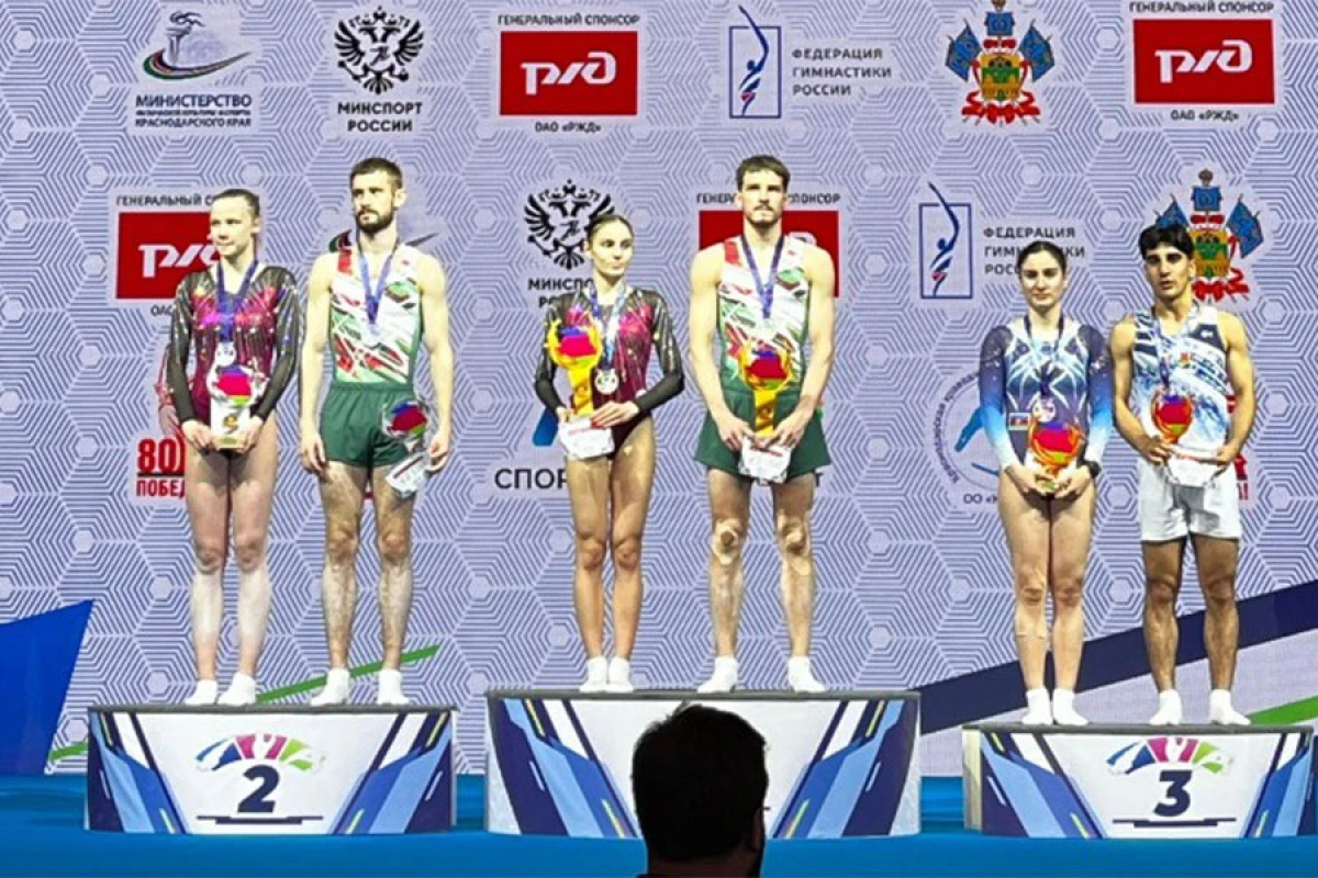 Gimnastlar sinxron proqramda 2 medal qazandılar