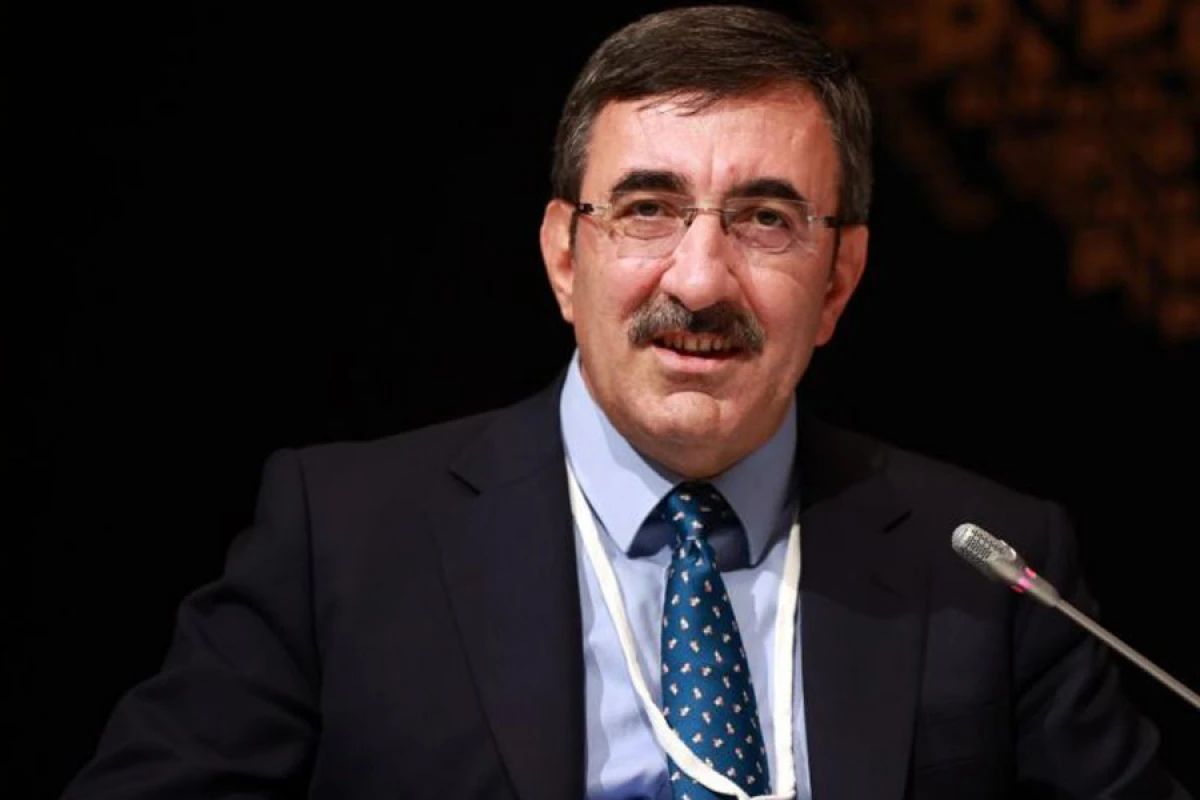 Cevdet Yılmaz Azərbaycanı təbrik etdi