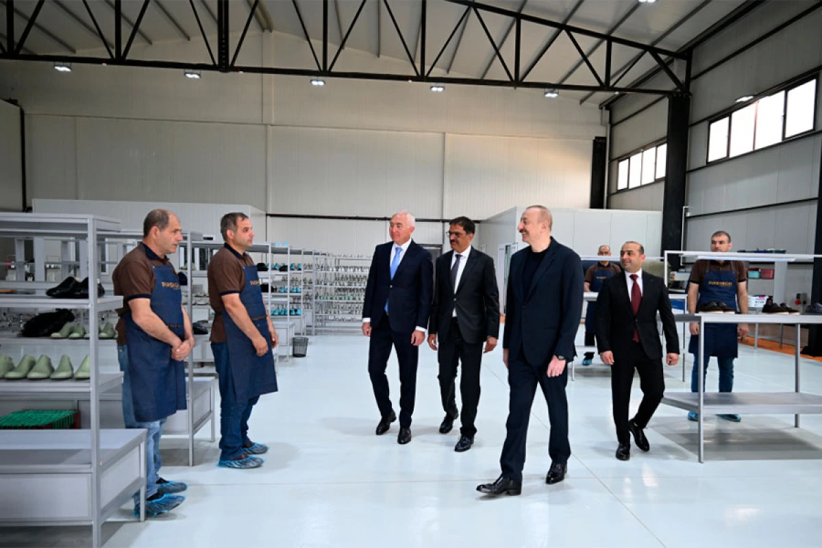 Prezident İlham Əliyev “PIRSHAGHI” ayaqqabı fabrikinin Laçın filialının açılışında iştirak edib