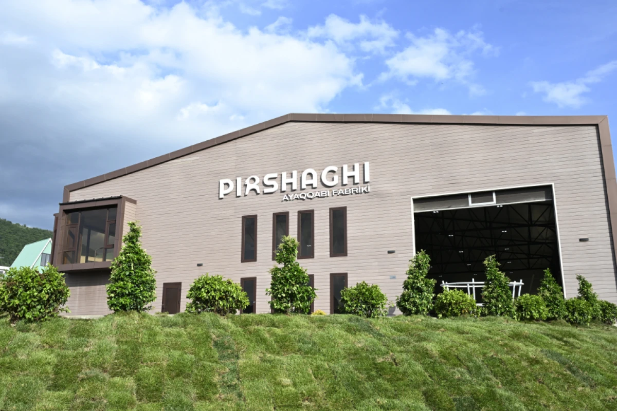 Prezident İlham Əliyev “PIRSHAGHI” ayaqqabı fabrikinin Laçın filialının açılışında iştirak edib — 4