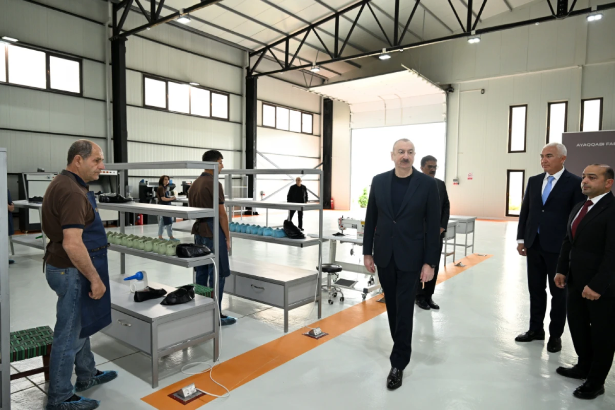 Prezident İlham Əliyev “PIRSHAGHI” ayaqqabı fabrikinin Laçın filialının açılışında iştirak edib — 8
