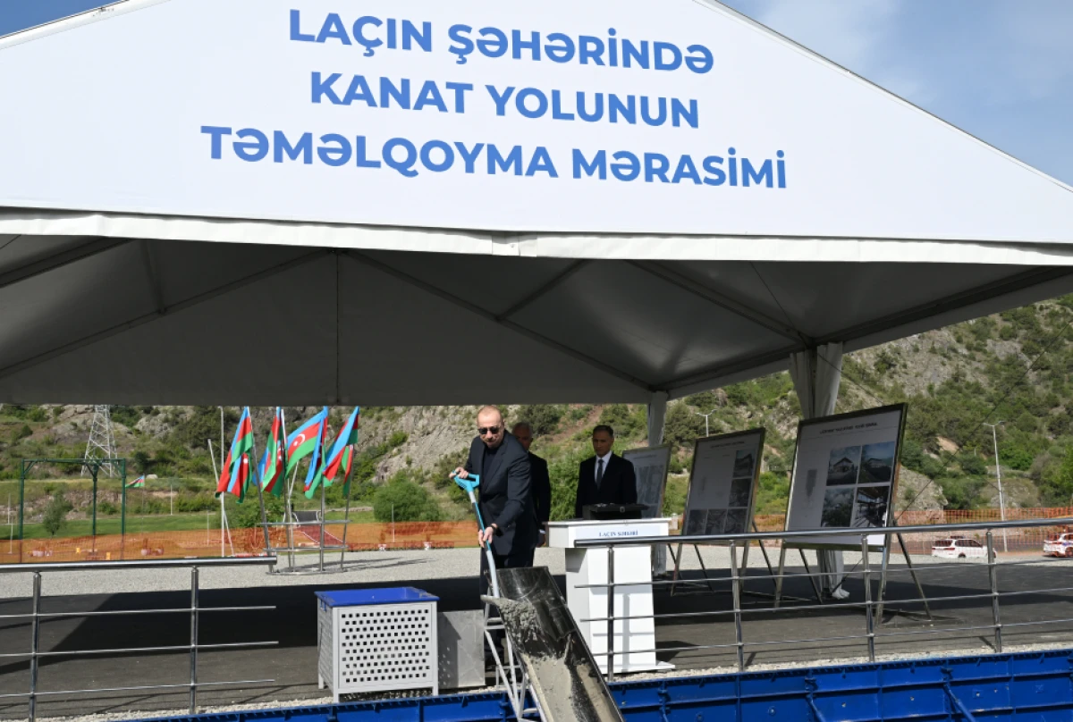 Prezident İlham Əliyev Laçın kanat yolunun təməlini qoydu — 1