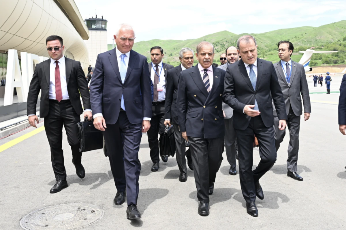 Şahbaz Şərif Azərbaycana səfərə gəldi — 1
