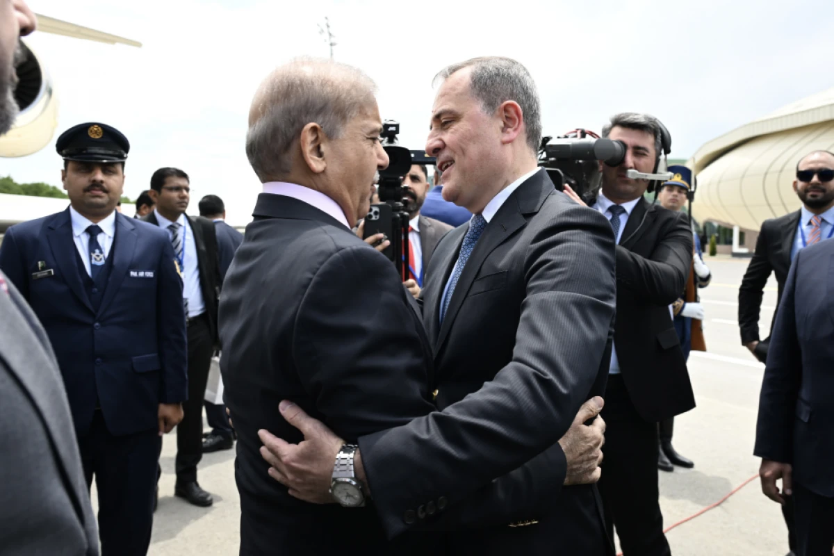 Şahbaz Şərif Azərbaycana səfərə gəldi — 2