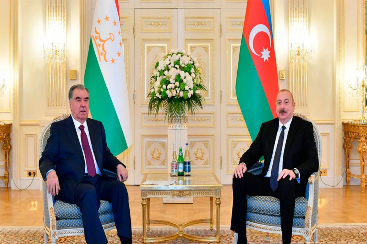 Tacikistan Prezidenti İlham Əliyevi təbrik etdi