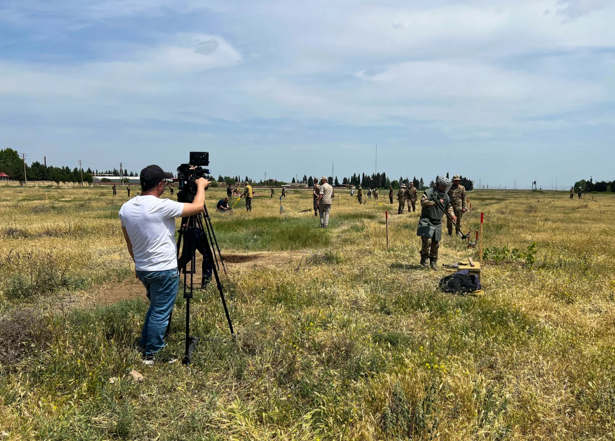 Media nümayəndələri humanitar minatəmizləmə təlimləri ilə tanış oldu — 1