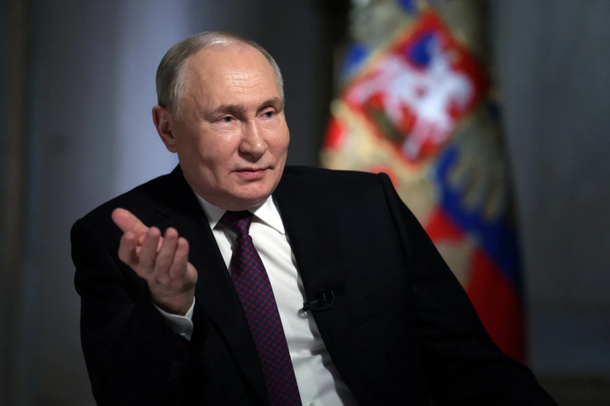 Putin: “Qərb demokratiyanı dekorasiyaya çevirib”