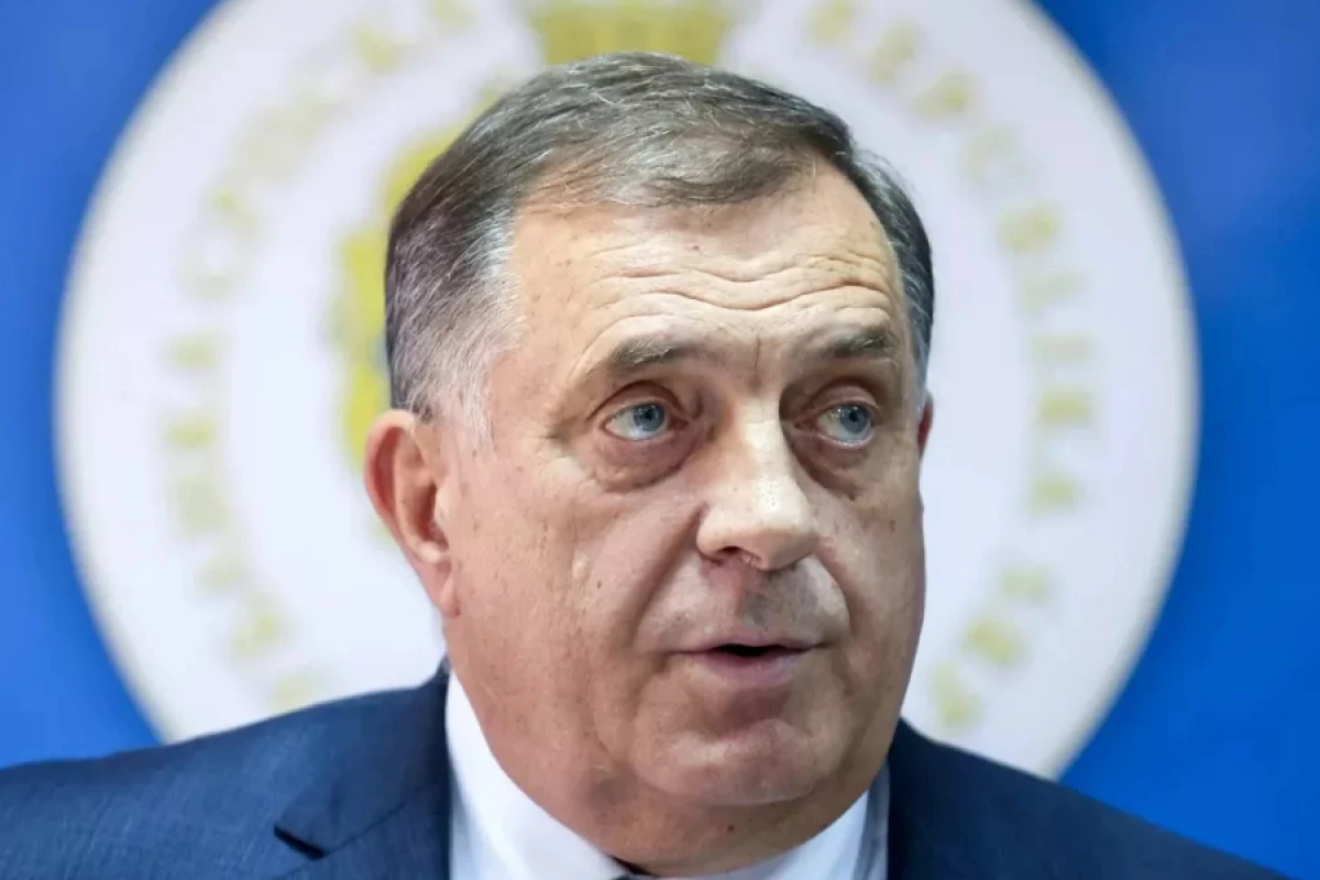 Dodik: "Qərb Ukrayna üzrə sülh prosesini dağıtmağa çalışır”