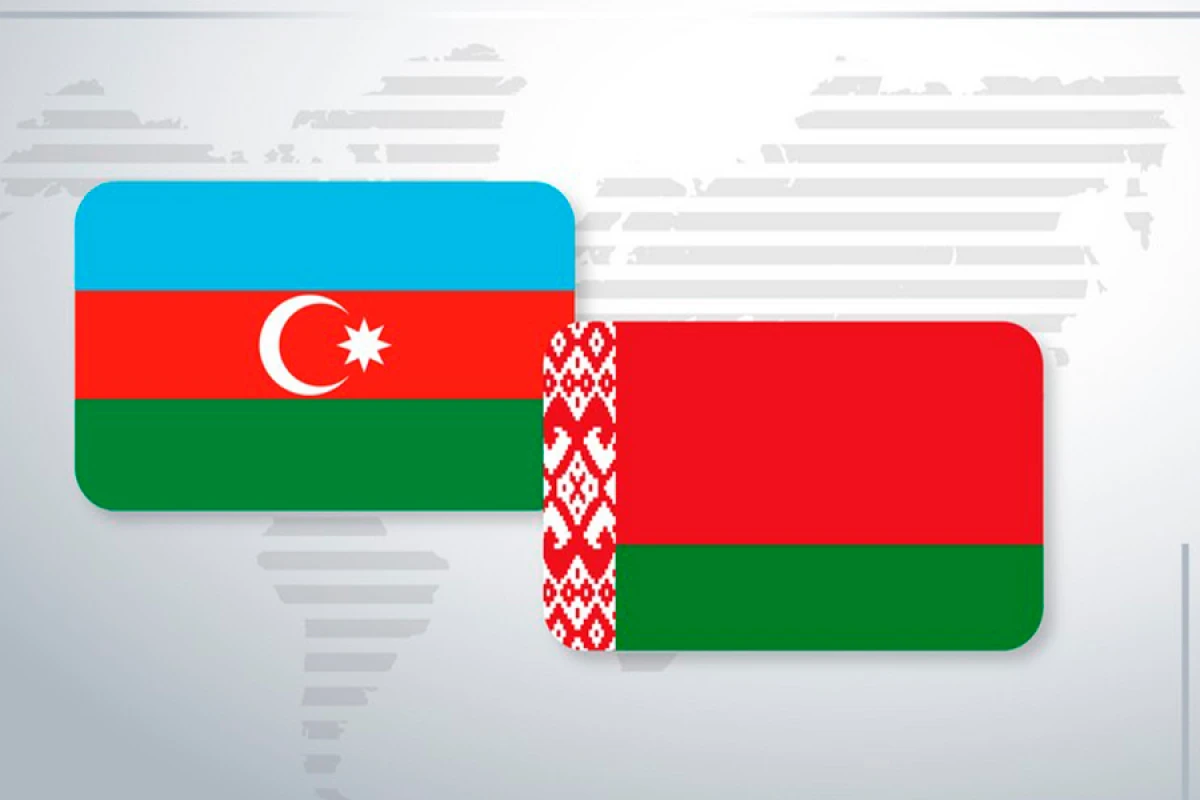Belarus Milli Kitabxanası Azərbaycanın üçrəngli bayrağının rənglərinə boyanıb