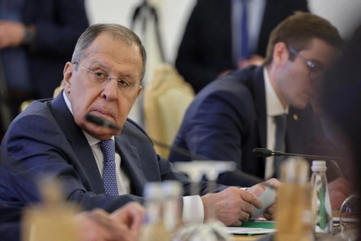 Lavrov: “Ukraynada rus dili sıxışdırılır”