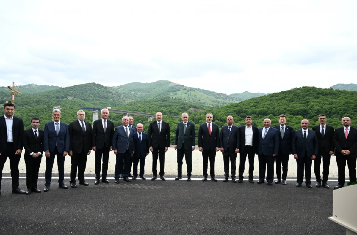 Azərbaycan və Türkiyə prezidentləri Kəlbəcər-Laçın avtomobil yolunda görülən tikinti işləri ilə tanış oldular - YENİLƏNDİ — 4