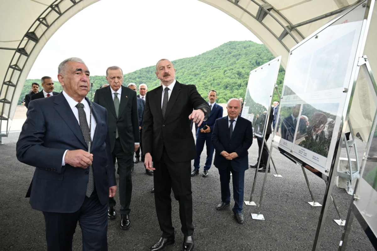 Azərbaycan və Türkiyə prezidentləri Kəlbəcər-Laçın avtomobil yolunda görülən tikinti işləri ilə tanış oldular - YENİLƏNDİ — 8
