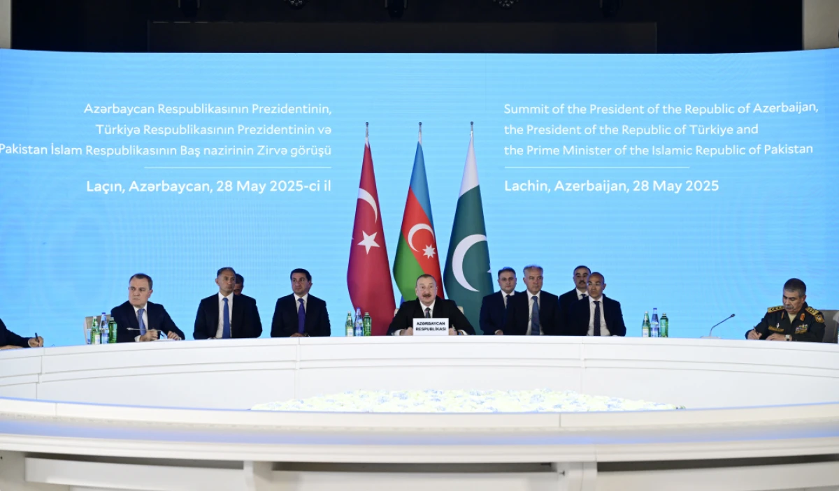 Laçında Azərbaycan Prezidentinin, Türkiyə Prezidentinin və Pakistanın Baş nazirinin Zirvə görüşü keçirildi - YENİLƏNDİ 3 — 5