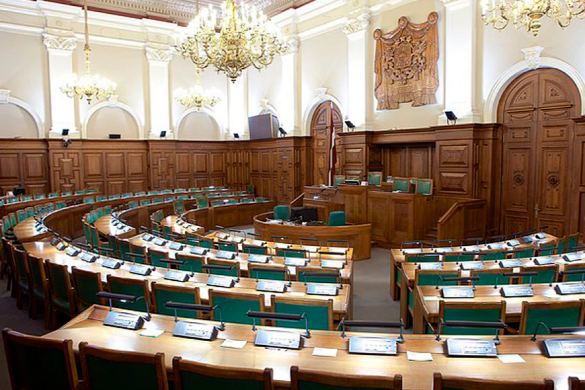 Latviyada deputatlara rus dilindən istifadə qadağan edildi
