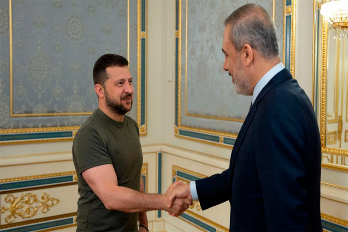 Zelenski Hakan Fidanla görüşdü