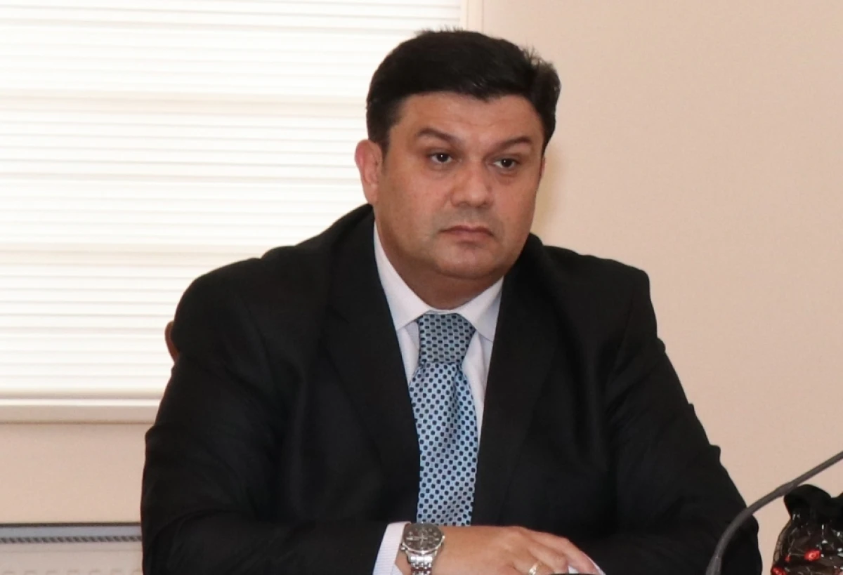 Barronun İrəvan səfəri: İrticaçı siyasətə davam — 1
