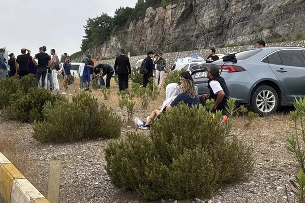 Türkiyədə ağır yol qəzasında 15 nəfər yaralandı