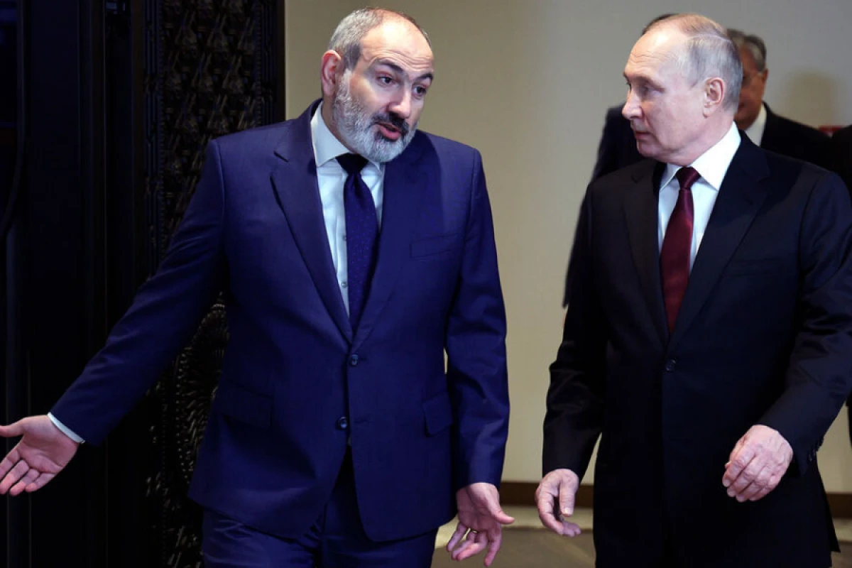 Paşinyan və Putin telefonla danışdı