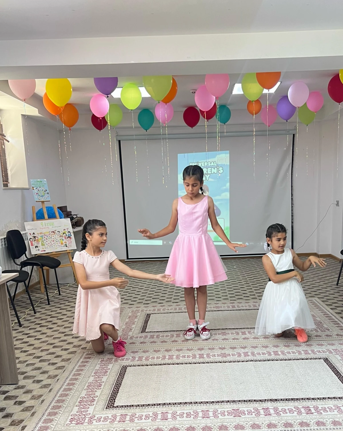 Şəkidəki Uşaq evi sosial xidmət müəssisəsində uşaqlar günü ilə bağlı şənlik oldu — 3