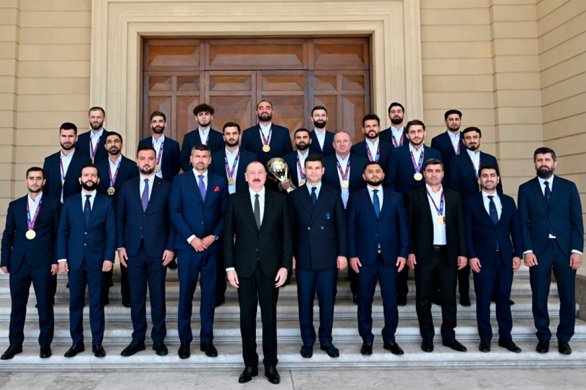 Prezident İlham Əliyev minifutbol üzrə dünya çempionatının qalibi olan Azərbaycan milli komandasının üzvlərini qəbul etdi - YENİLƏNDİ