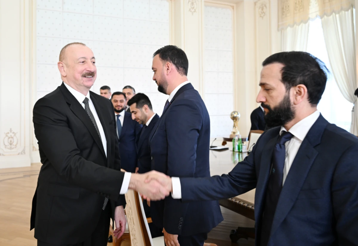Prezident İlham Əliyev minifutbol üzrə dünya çempionatının qalibi olan Azərbaycan milli komandasının üzvlərini qəbul etdi - YENİLƏNDİ — 3