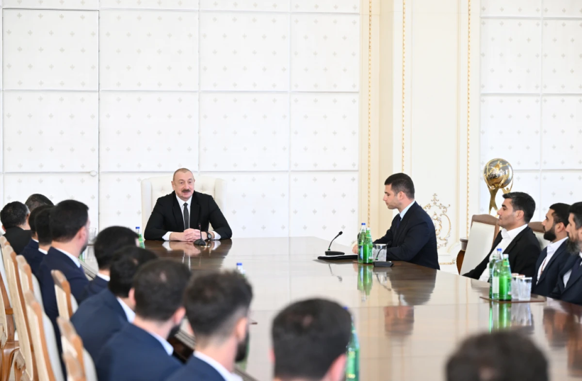 Prezident İlham Əliyev minifutbol üzrə dünya çempionatının qalibi olan Azərbaycan milli komandasının üzvlərini qəbul etdi - YENİLƏNDİ — 8