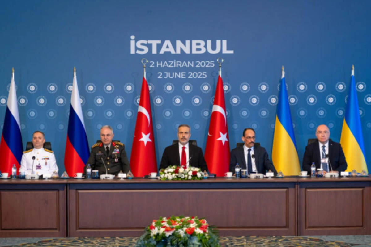 İstanbul danışıqları rus dilində aparıldı