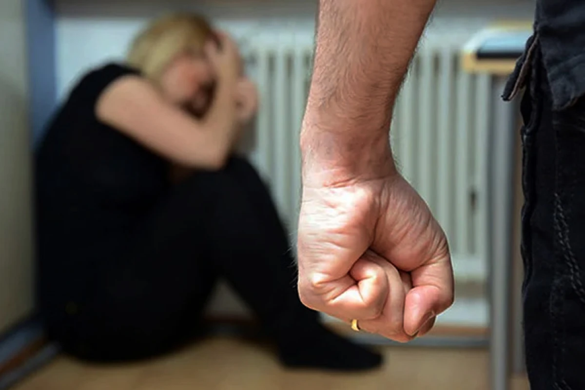 Bakıda ananı döyən oğula 3 ay həbs verildi