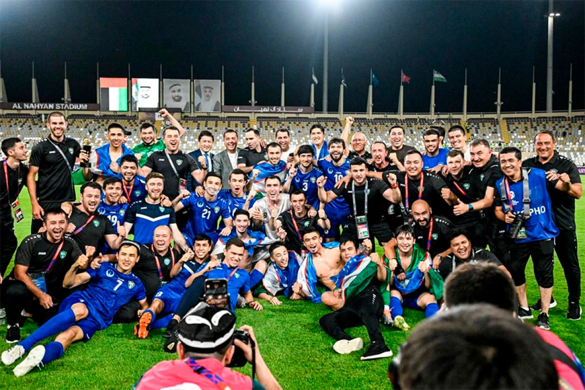 Özbəkistan millisinin futbolçularına fəxri ad verildi