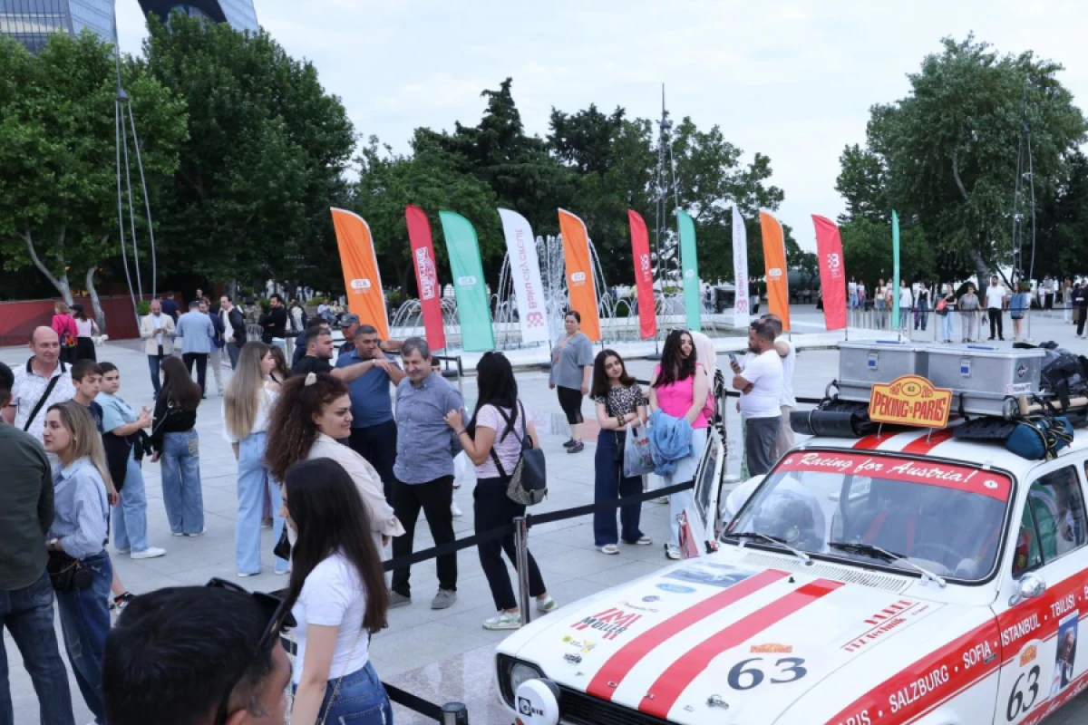 “Peking to Paris Motor Challenge” avtomobil yarışı başladı