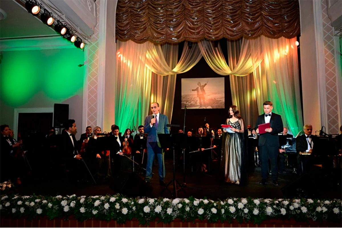Dövlət Mahnı Teatrında Rəşid Behbudovun xatirə otağı yaradıldı