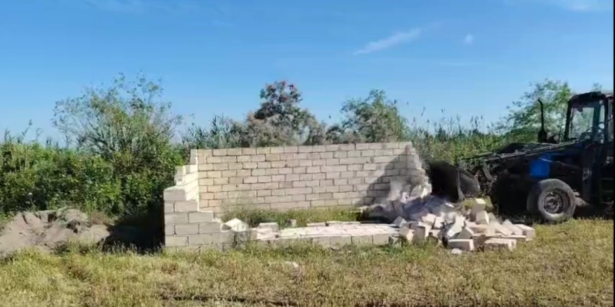 İmişlidə qanunsuz tikili söküldü — 2
