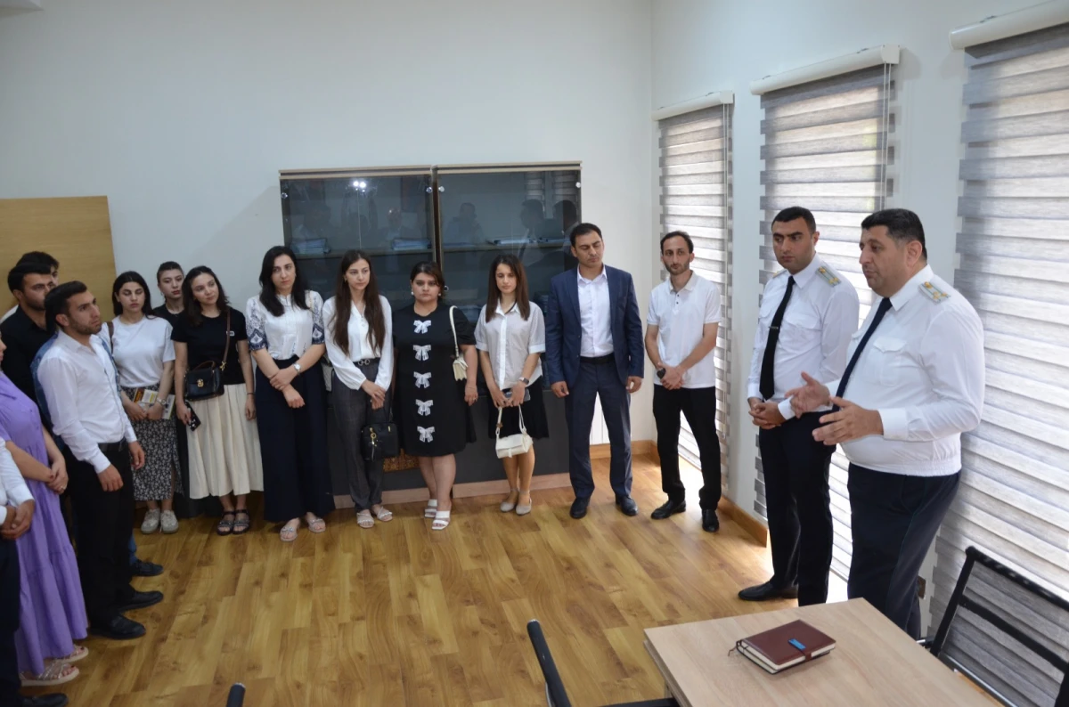 Kürdəmir rayon prokurorluğunda “Açıq qapı” günü keçirildi — 3