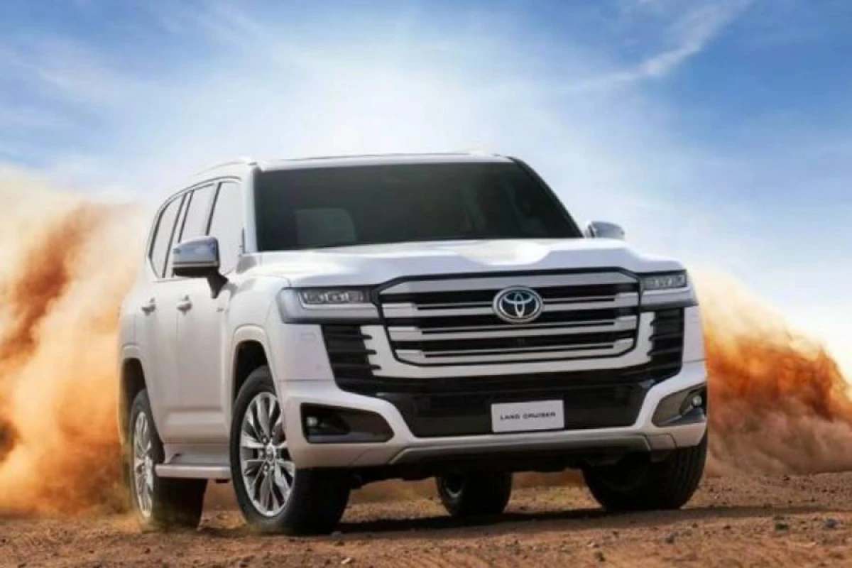 "Toyota" ilk hibrid "Land Cruiser" modelini təqdim etdi: