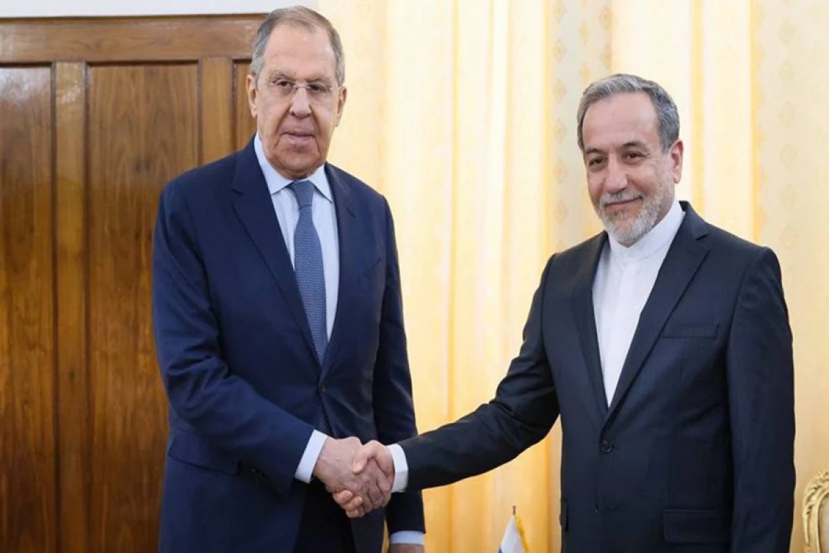 Lavrov Əraqçi ilə İran-İsrail münaqişəsini müzakirə etdi